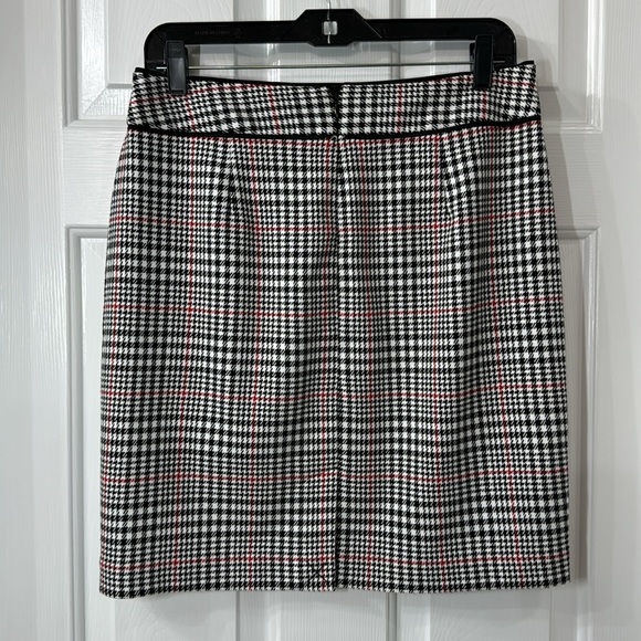 Banana Republic NWOT houndstooth skirt - Picture 3 of 6